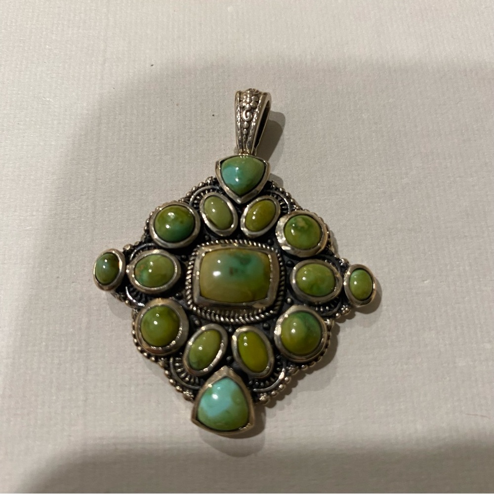 REASONABLE OFFERS TAKEN: Vintage Elegant Sonoran Turquoise Pendant